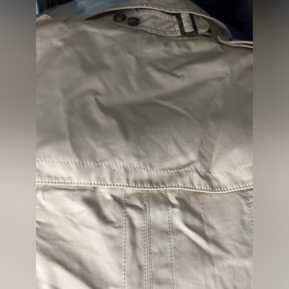 Banana Republic Classic Water Resistant Trench Coat - Picture 5 of 6